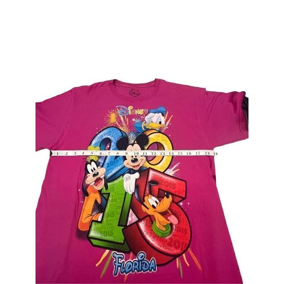 🔥 5/20🔥 Disney tee shirt Sz M - Picture 3 of 6